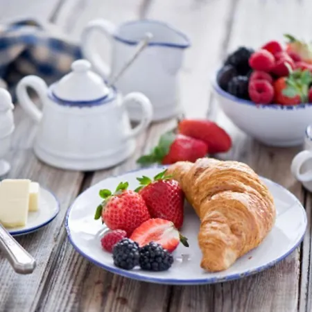 Capo Al Piano לינה וארוחת בוקר מרצ'יאנה מרינה